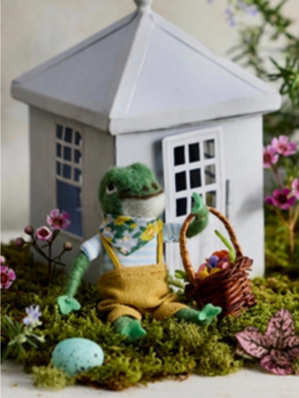 Felt Green Frog with Basket. Figurine in Yellow Overalls.